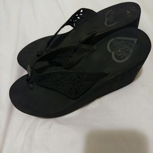 Metal mulisha wedges all black